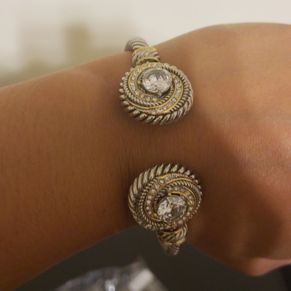 Bracelet - Picture 1 of 3